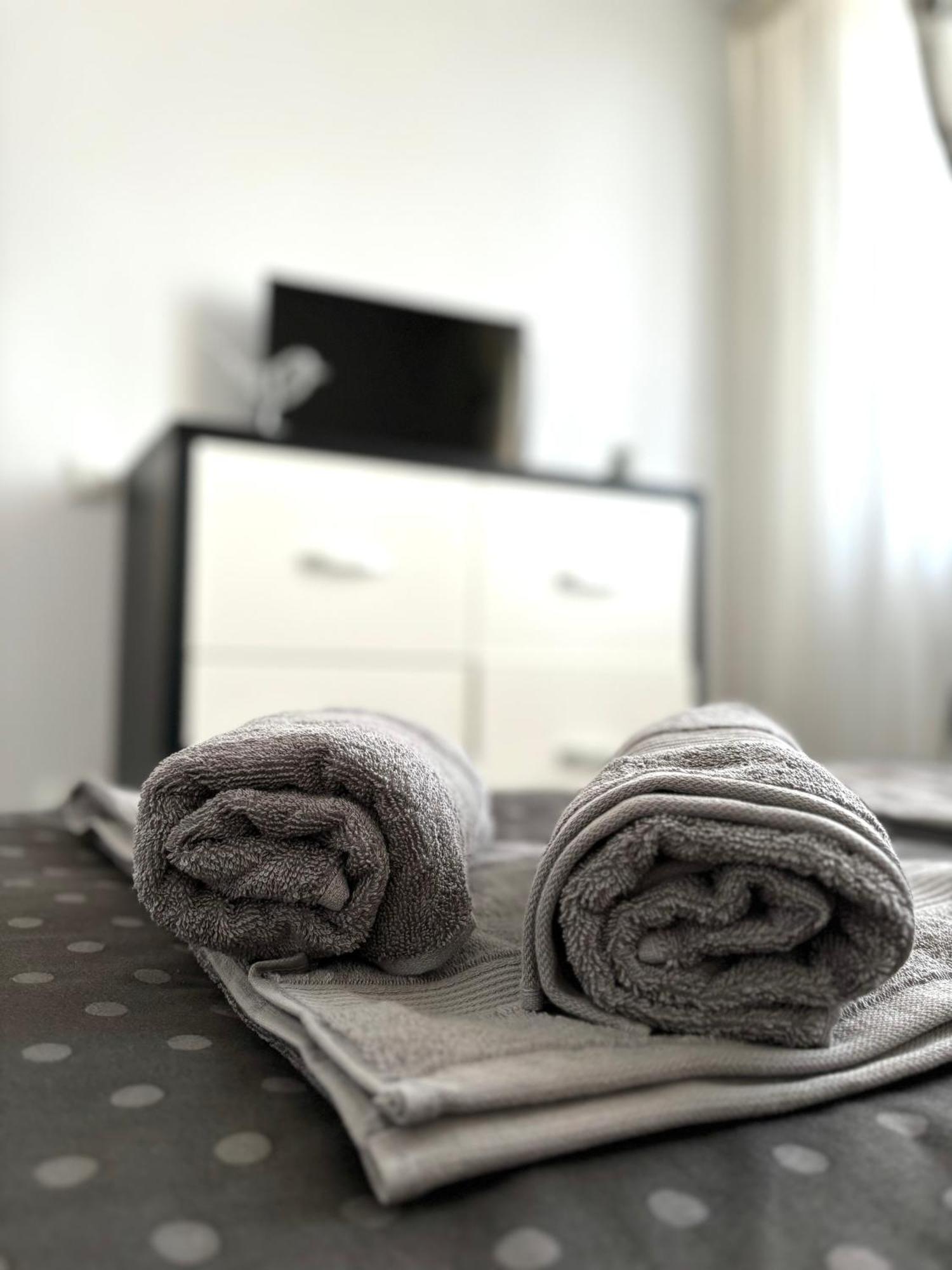 Taste Of Iasi - Two Room Apartment - Central - Sunset Touch 外观 照片